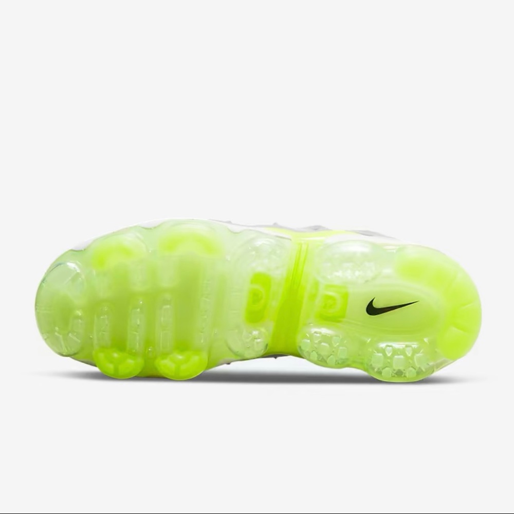 Nike Womens Air VaporMax Plus DQ4695-001 size 8 athletic sports gym running - Picture 2 of 15